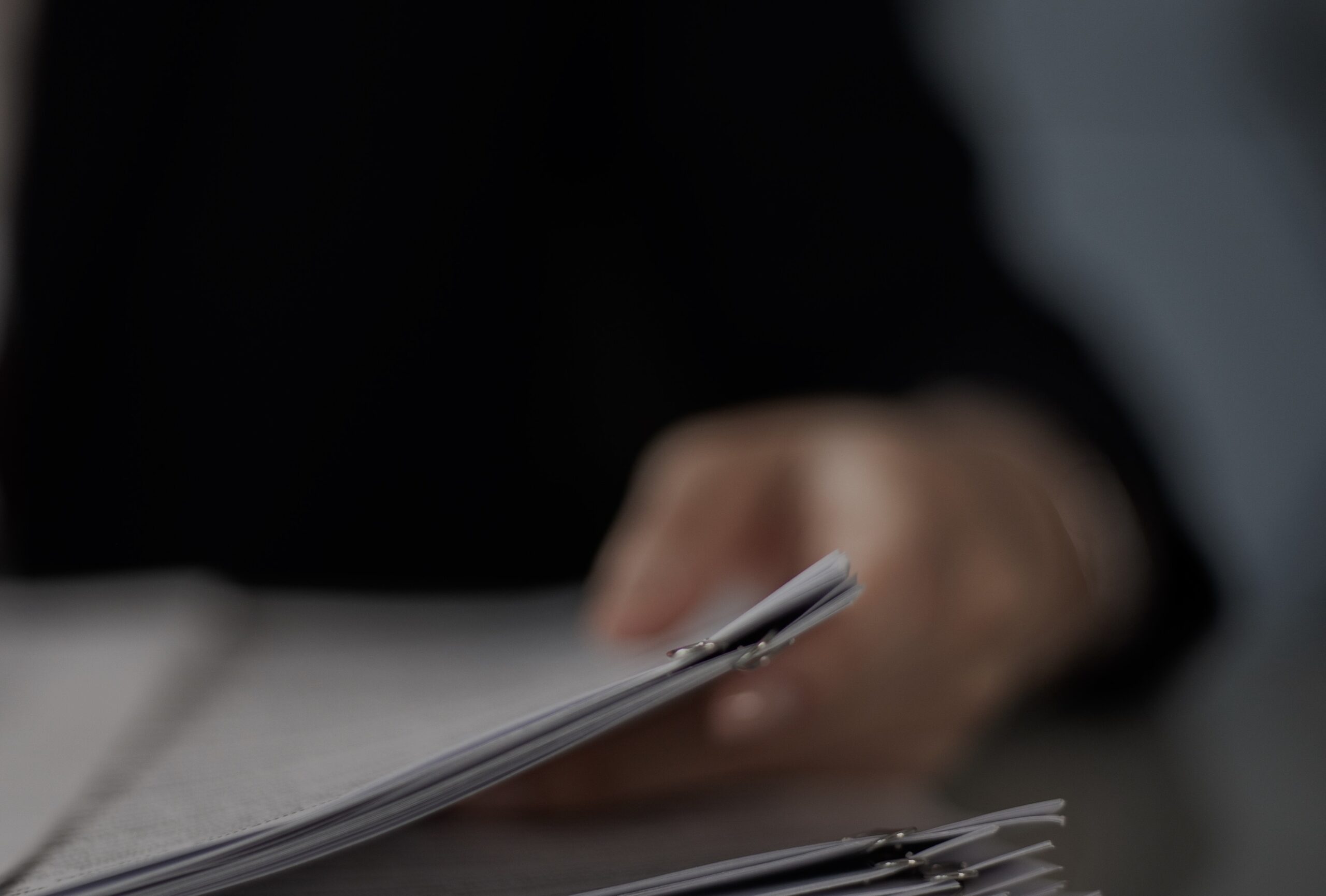 Wie Beobachtungen, Bildmaterial und Ermittlungsberichte sachlich dokumentiert und für eine spätere rechtliche Bewertung aufbereitet werden.